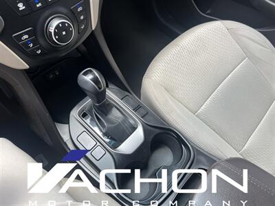 2017 Hyundai SANTA FE Sport 2.4L - Photo 14 - Attleboro, MA 02703