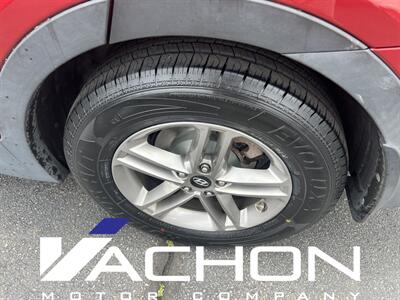 2017 Hyundai SANTA FE Sport 2.4L - Photo 6 - Attleboro, MA 02703