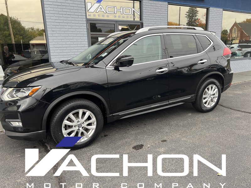 2017 Nissan Rogue SL   - Photo 1 - Attleboro, MA 02703