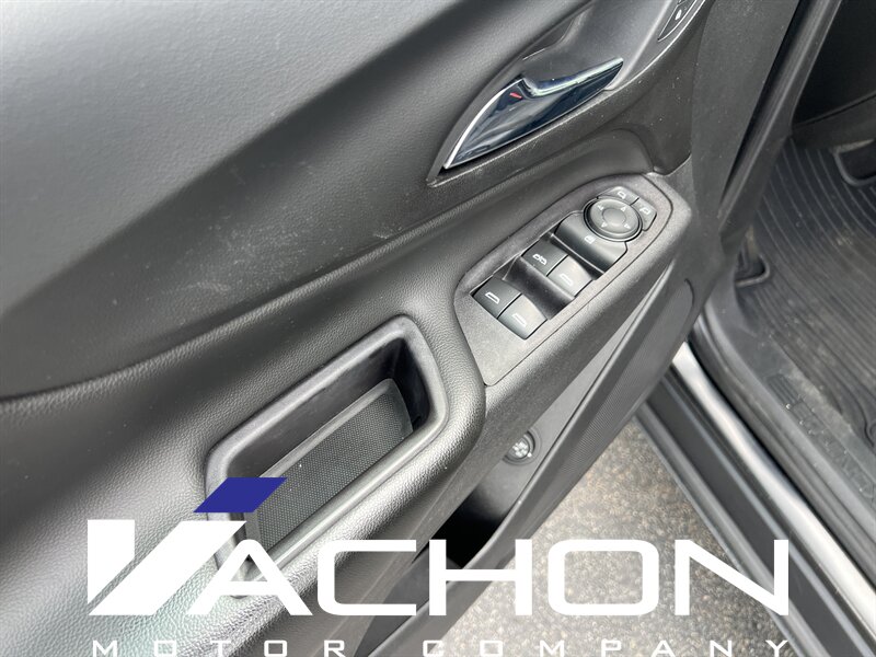 2020 Chevrolet Equinox LT - Photo 8 - Attleboro, MA 02703