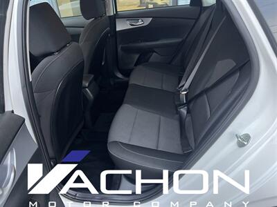 2023 Kia Forte LXS   - Photo 9 - Attleboro, MA 02703