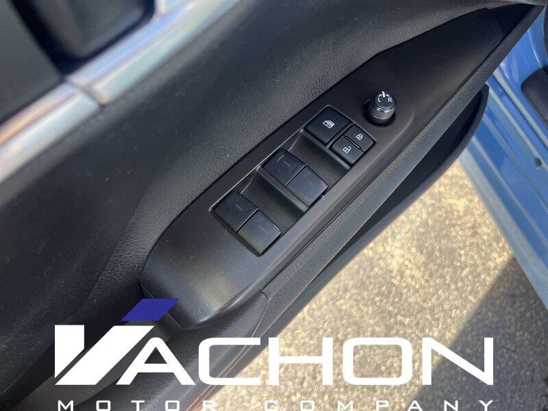 2023 Toyota Camry SE - Photo 8 - Attleboro, MA 02703