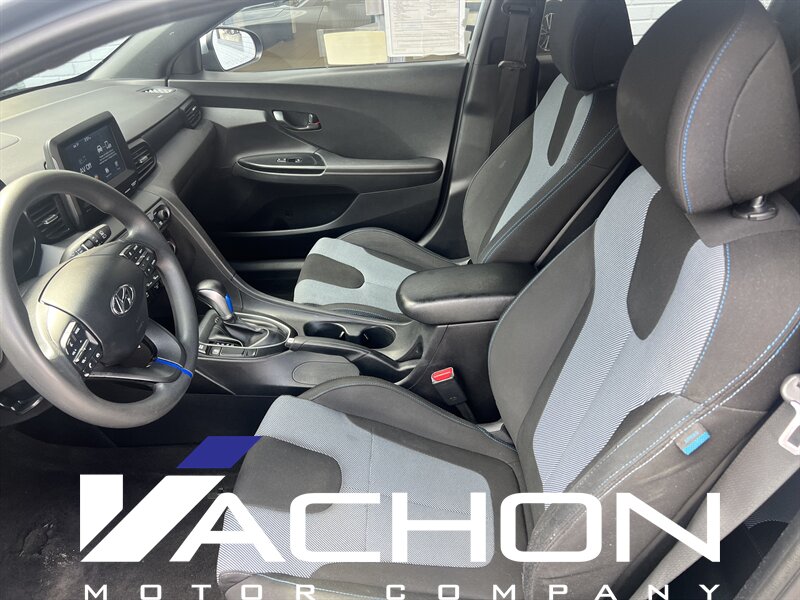 2019 Hyundai VELOSTER 2.0 - Photo 8 - Attleboro, MA 02703