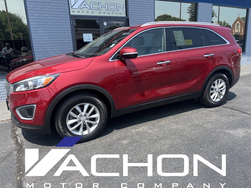 2017 Kia Sorento LX   - Photo 1 - Attleboro, MA 02703