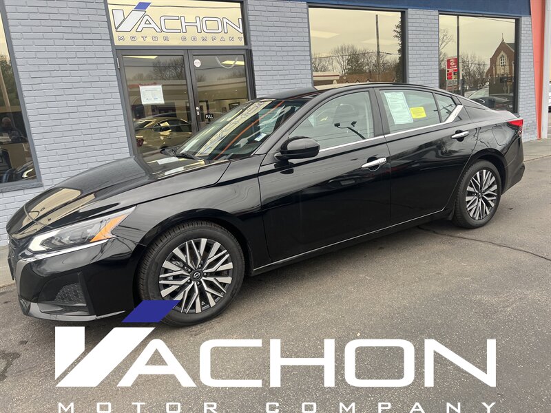 2023 Nissan Altima 2.5 SV   - Photo 1 - Attleboro, MA 02703