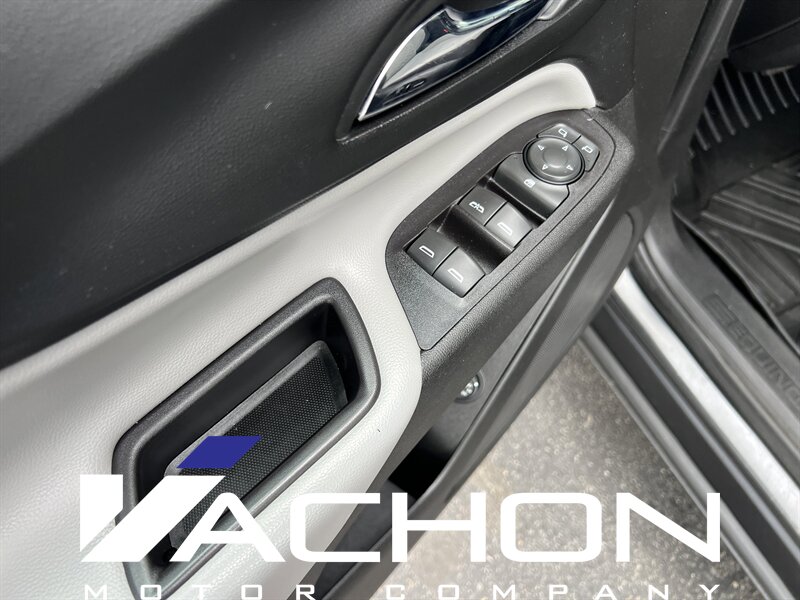 2018 Chevrolet Equinox LT - Photo 8 - Attleboro, MA 02703