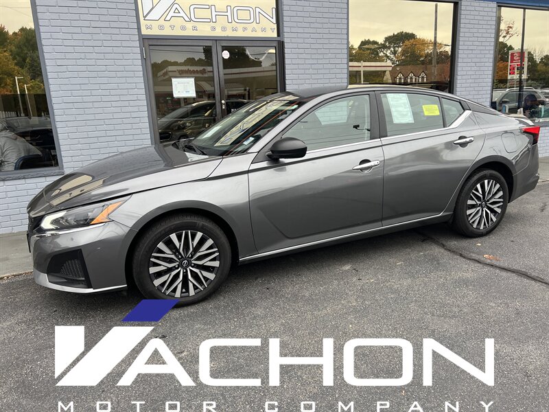 2024 Nissan Altima 2.5 SV   - Photo 1 - Attleboro, MA 02703