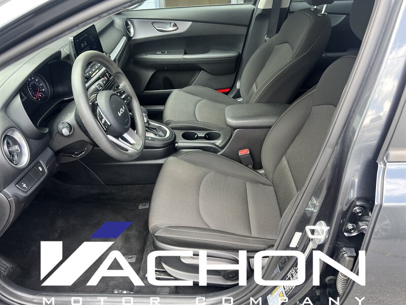 2022 Kia Forte LXS - Photo 8 - Attleboro, MA 02703