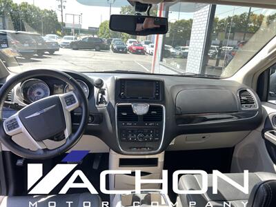 2016 Chrysler Town & Country Touring-L Anniversary Edition - Photo 13 - Attleboro, MA 02703