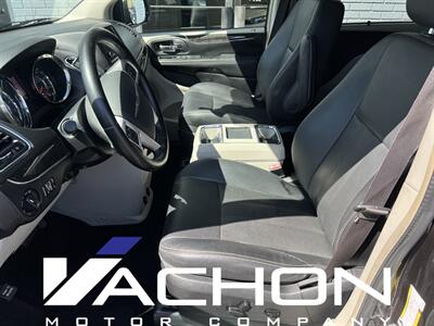 2016 Chrysler Town & Country Touring-L Anniversary Edition - Photo 9 - Attleboro, MA 02703