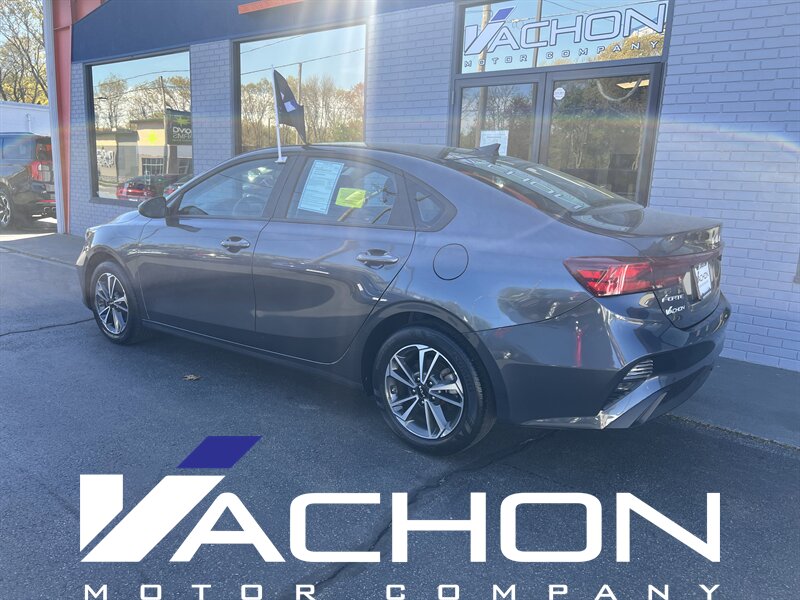 2024 Kia Forte LXS - Photo 4 - Attleboro, MA 02703