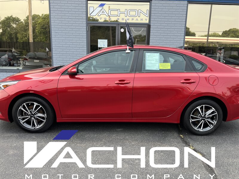 2022 Kia Forte LXS - Photo 3 - Attleboro, MA 02703