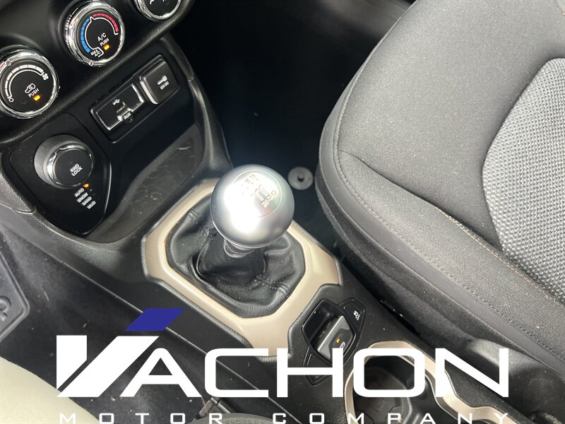 2016 Jeep Renegade 75th Anniversary - Photo 14 - Attleboro, MA 02703
