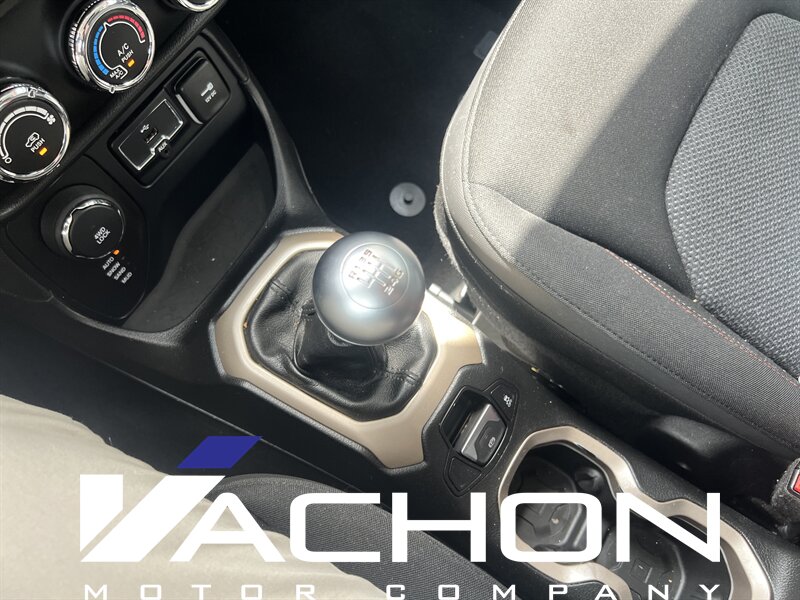 2016 Jeep Renegade 75th Anniversary - Photo 16 - Attleboro, MA 02703