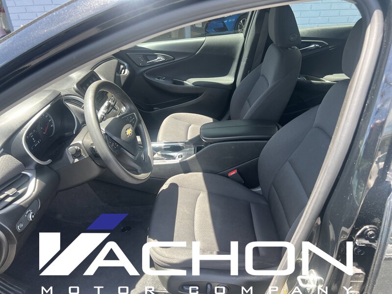 2023 Chevrolet Malibu LT - Photo 9 - Attleboro, MA 02703