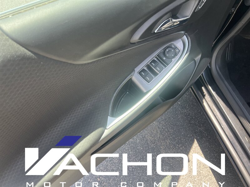 2023 Chevrolet Malibu LT - Photo 8 - Attleboro, MA 02703