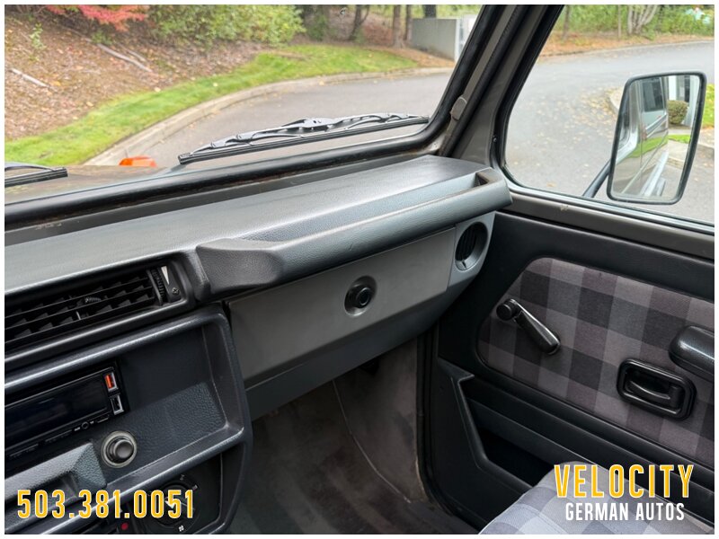 1986 Mercedes-Benz 230GE SWB 5-Speed - Photo 12 - Portland, OR 97230