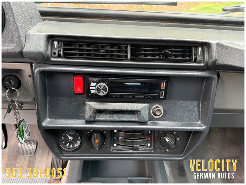 1986 Mercedes-Benz 230GE SWB 5-Speed - Photo 10 - Portland, OR 97230
