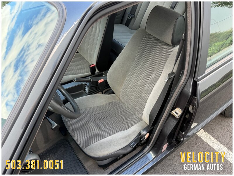 1991 BMW 320i Touring 5-Speed - Photo 7 - Portland, OR 97230