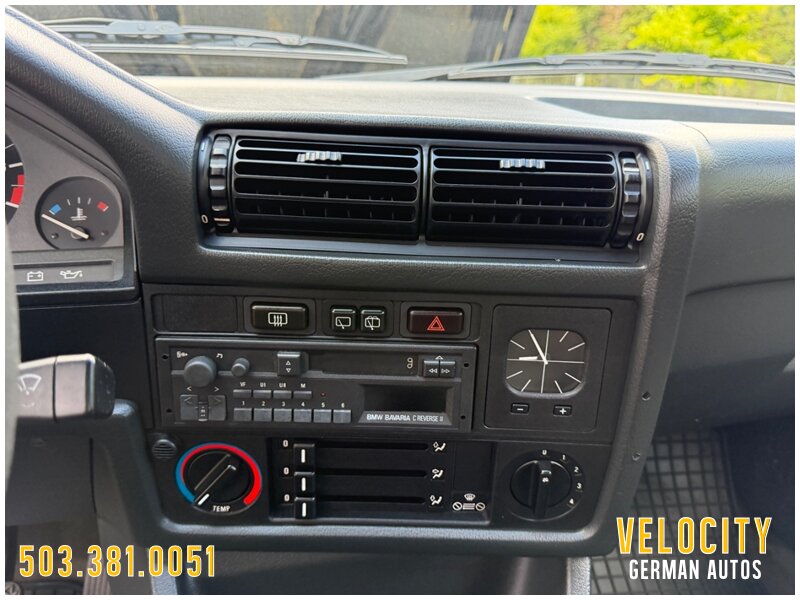 1991 BMW 320i Touring 5-Speed - Photo 10 - Portland, OR 97230