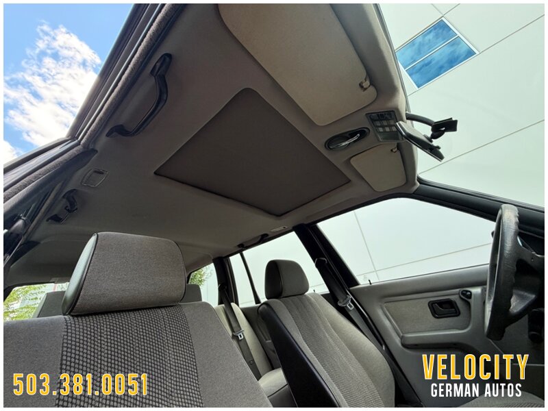 1991 BMW 320i Touring 5-Speed - Photo 17 - Portland, OR 97230