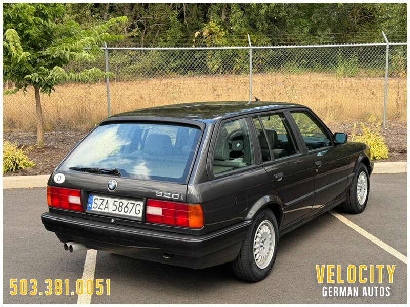 1991 BMW 320i Touring 5-Speed - Photo 5 - Portland, OR 97230