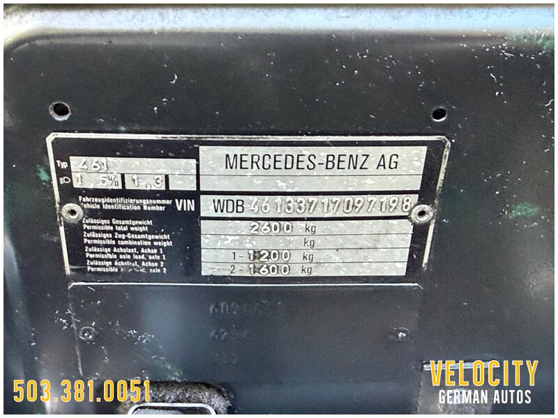 1994 Mercedes-Benz 290GD SWB 5-Speed - Photo 19 - Portland, OR 97230
