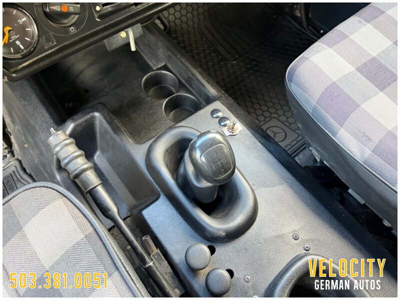 1994 Mercedes-Benz 290GD SWB 5-Speed - Photo 12 - Portland, OR 97230