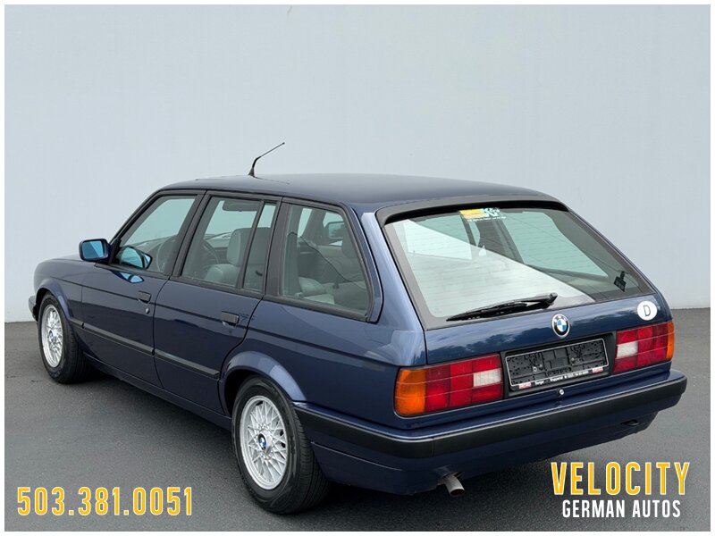 1991 BMW 318i Touring 5-Speed - Photo 4 - Portland, OR 97230