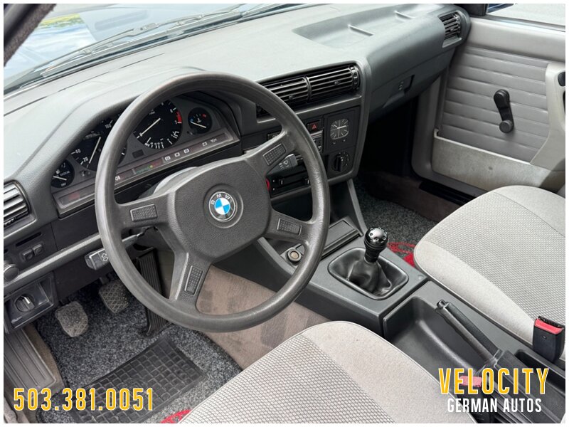 1991 BMW 318i Touring 5-Speed - Photo 5 - Portland, OR 97230
