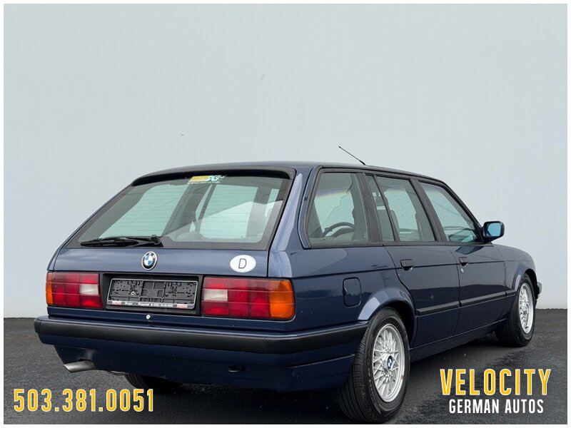 1991 BMW 318i Touring 5-Speed - Photo 3 - Portland, OR 97230