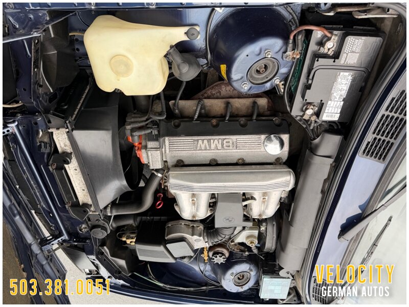 1991 BMW 318i Touring 5-Speed - Photo 12 - Portland, OR 97230