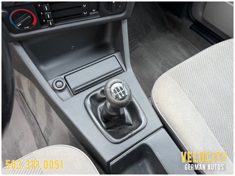 1988 BMW 325iX Touring 5-Speed - Photo 10 - Portland, OR 97230