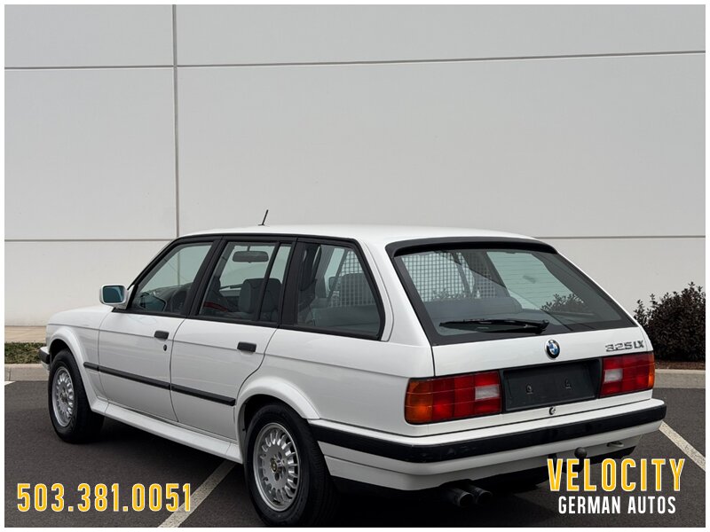 1988 BMW 325iX Touring 5-Speed - Photo 4 - Portland, OR 97230