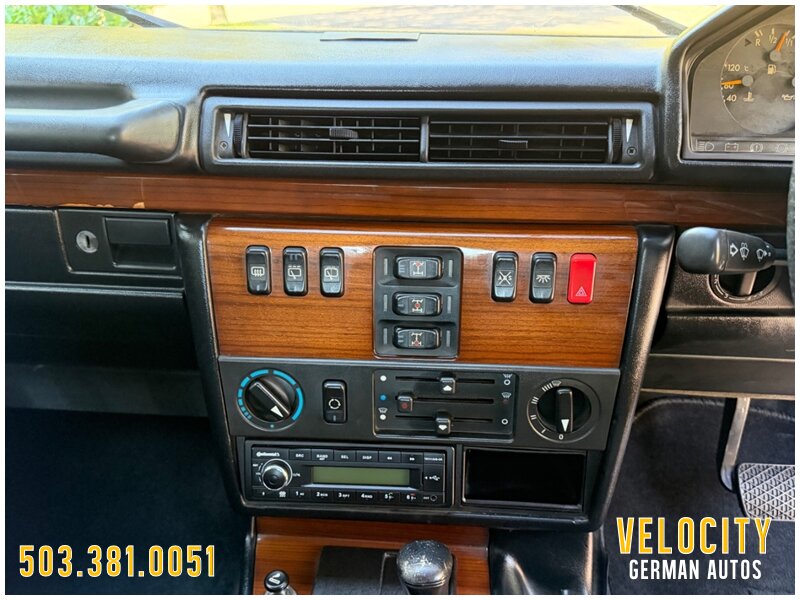 1991 Mercedes-Benz 300GE SWB - Photo 11 - Portland, OR 97230