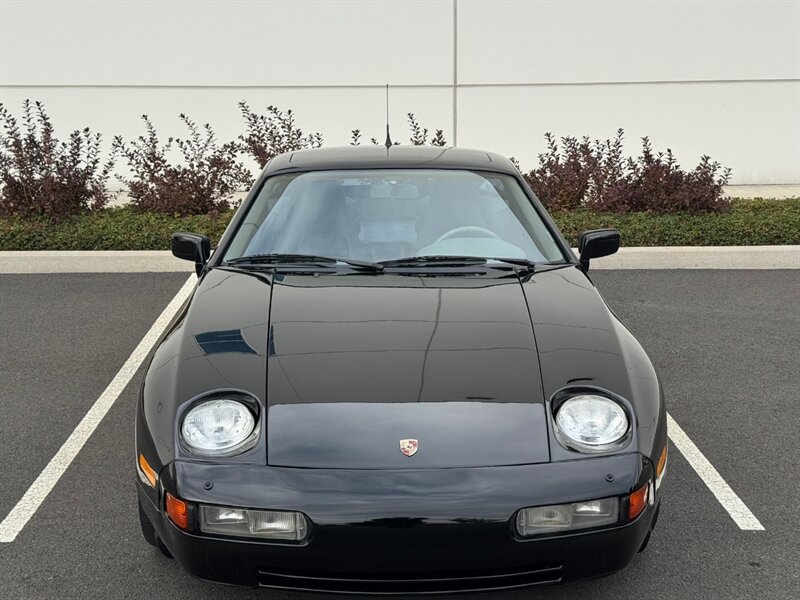 1990 Porsche 928 S4  