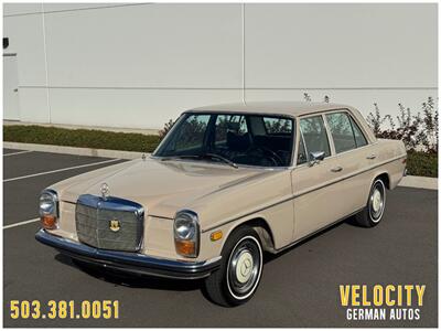 1971 Mercedes-Benz 220 Sedan