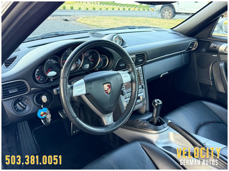 2005 Porsche 911 Carrera - Photo 8 - Portland, OR 97230