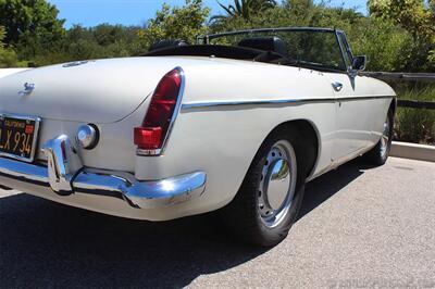 1964 MG MGB   - Photo 13 - San Luis Obispo, CA 93401