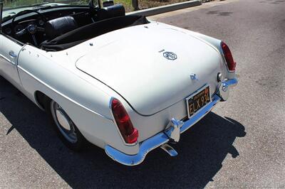 1964 MG MGB   - Photo 15 - San Luis Obispo, CA 93401