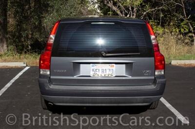 2004 Volvo V70 2.5T   - Photo 10 - San Luis Obispo, CA 93401