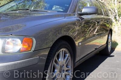 2004 Volvo V70 2.5T   - Photo 8 - San Luis Obispo, CA 93401