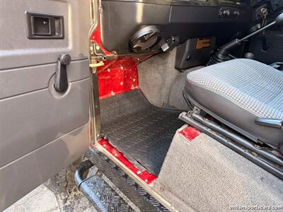 1995 Land Rover Defender   - Photo 31 - San Luis Obispo, CA 93401