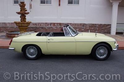 1967 MG MGB Roadster   - Photo 2 - San Luis Obispo, CA 93401