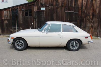 1971 MG MGB-GT   - Photo 2 - San Luis Obispo, CA 93401