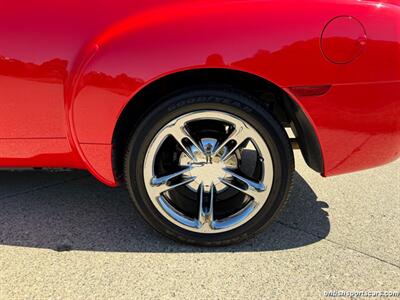 2004 Chevrolet SSR LS   - Photo 26 - San Luis Obispo, CA 93401