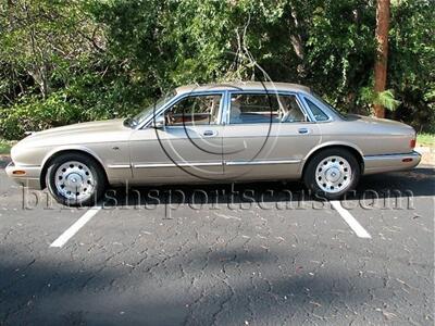 2000 Jaguar XJ8 Vanden Plas   - Photo 2 - San Luis Obispo, CA 93401