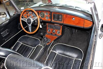 1977 MG MGB Roadster   - Photo 13 - San Luis Obispo, CA 93401