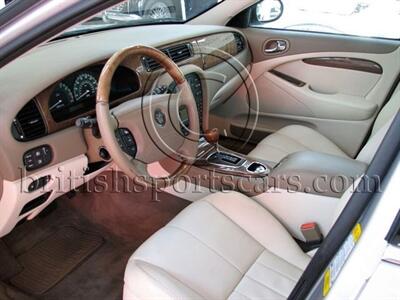 2003 Jaguar S-Type 4.2   - Photo 11 - San Luis Obispo, CA 93401