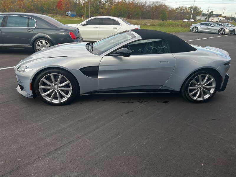 2021 Aston Martin Vantage   - Photo 4 - Indianapolis, IN 46268